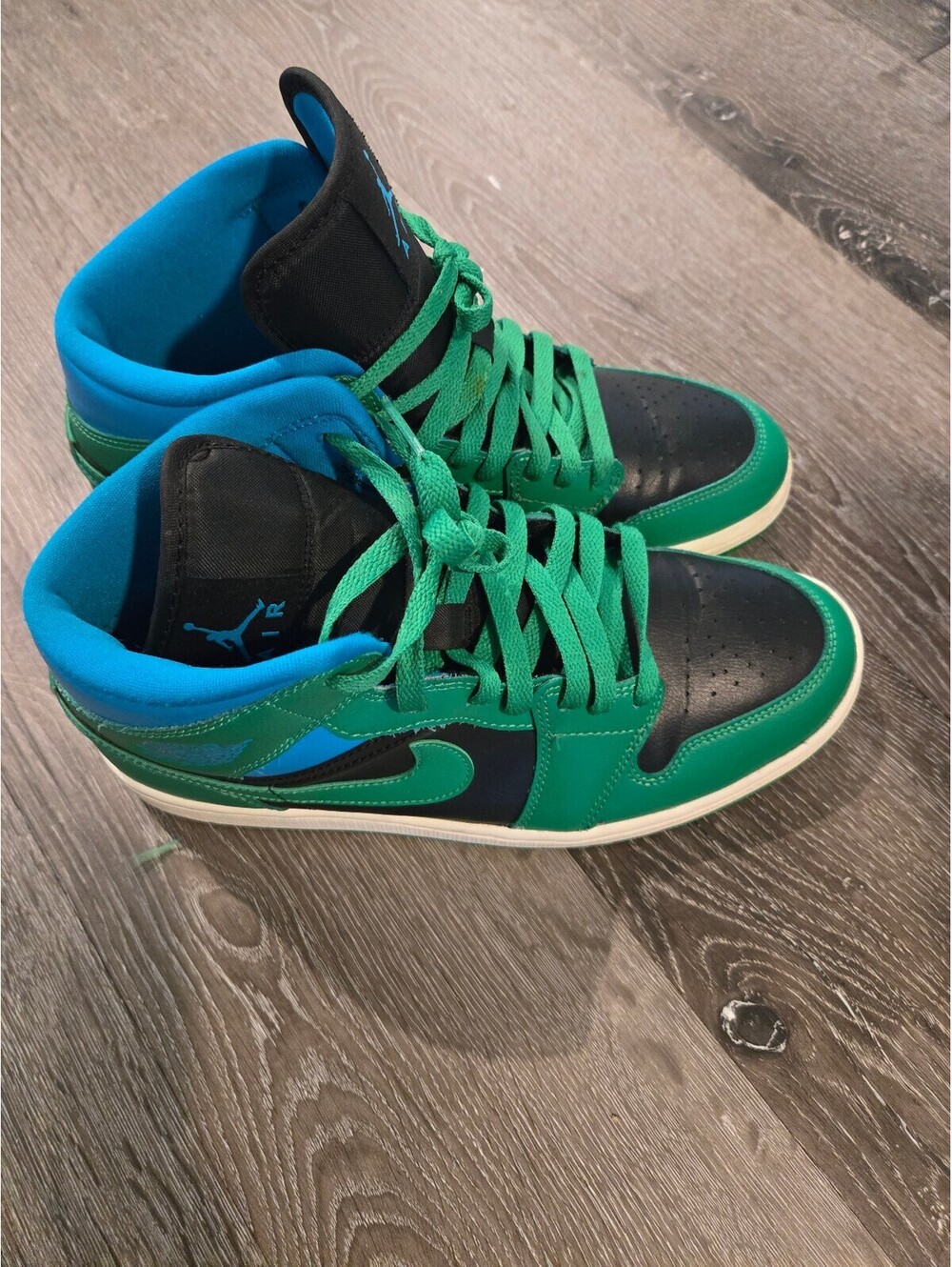 Jordan 1 Mid Aquatone Lucky Green Women Size 9.5 BQ6472-033 Preowned - Picture 3 of 6